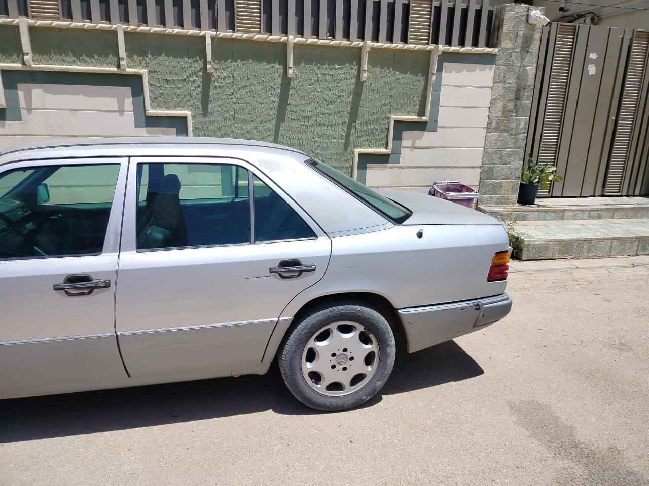 السلام عليكم 
مرسيدس دب اصل محرك 8سلندر موديل 1994 
محوره vvt فيشه وبطل جاهزه كير محرك حداديه تبريد السعر 70 وبيها مجال***********
