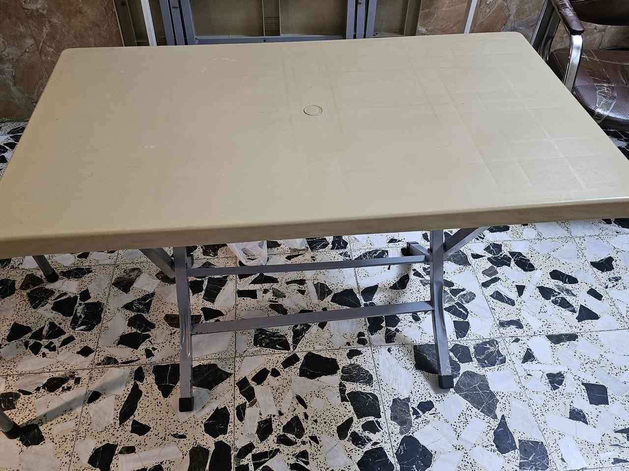 ميز بلاستك حجم كبير اي ضرر مابي سعر ٣٥ الف استخدام جدا قليل 
وكرسي بلاستك ١٠ الف 
ميز خشب عرض متر ٣٠ الف جديد ممستخدم تصفيه محل مكاني الشعب حي تجار


**إذا كنت صاحب هذا الإعلان وتريد حذفه لأي سبب، رجاءا أرسل رسالة إلى الدعم الفني**