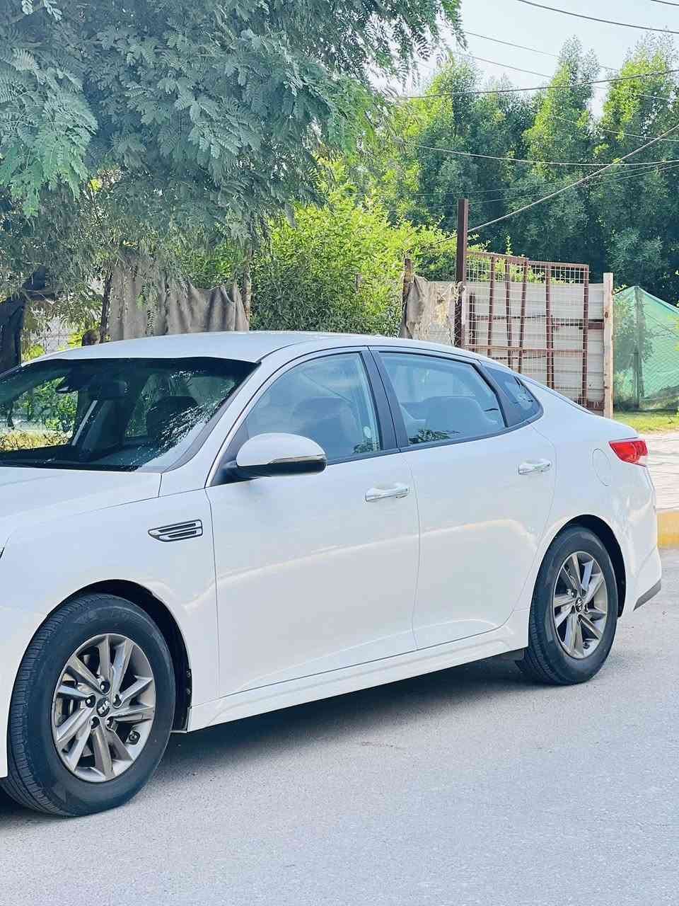 السلام عليكم
للبيع كيا ابتيما 2019 وارد امريكي رقم بغداد باسمي الرقم الجديد تحويل ثاني يوم حادثه بنيد مبدل نفس الون والجاملغ نفسه معمر 
حداديه تبريد كير محرك كله كارتون شرط الفحص تخم تاير ماشيه 90 الف 
مواصفات 
تحكم ستيرن 
شاشه جبيره
كامره دواره
دواخل لونين 
مثبت سرعه + تحديد مسار 
ثلاث وضعيات قياده 
حساسات خلفيه 
رادارات بلمري 
لايت زينون
وبعد بيه مواصفات 
لسياره احله من الصور جديده كلش 
المكان الناصريه شارع بغداد
السعر 142وبيه مجال 
للاستفسار اتصل  ع الرقم 
***********
