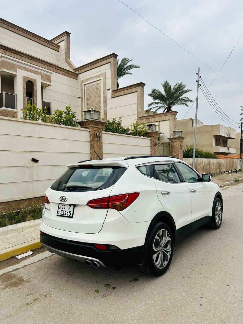 السلام عليكم  رجأن مكلف بنشر والخاص مغلق سنتافي خليجي موديل 2013 حجم المحرك 6سلندر مواصفات السيارة سبعة راكب تبريد 3 قطع سيارة فور ويل اشاير بل مري تحكم ستيرن جهتين حساسات شاشة كامره السعر 118 وبيهة مجال بصيط مكان السيارة بغداد البلديات ***********
