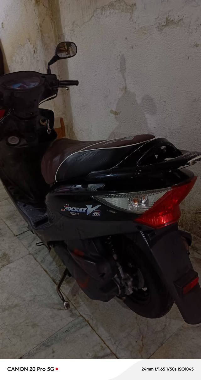دراجه كامكو V2 مامفتوحه شرط الفحص وطالعه من الحاويه على ايدي ومكاتبتها موجوده طالعه بشهر 11 وكلشي شغال 800 وبيها مجال قليل
 ***********

