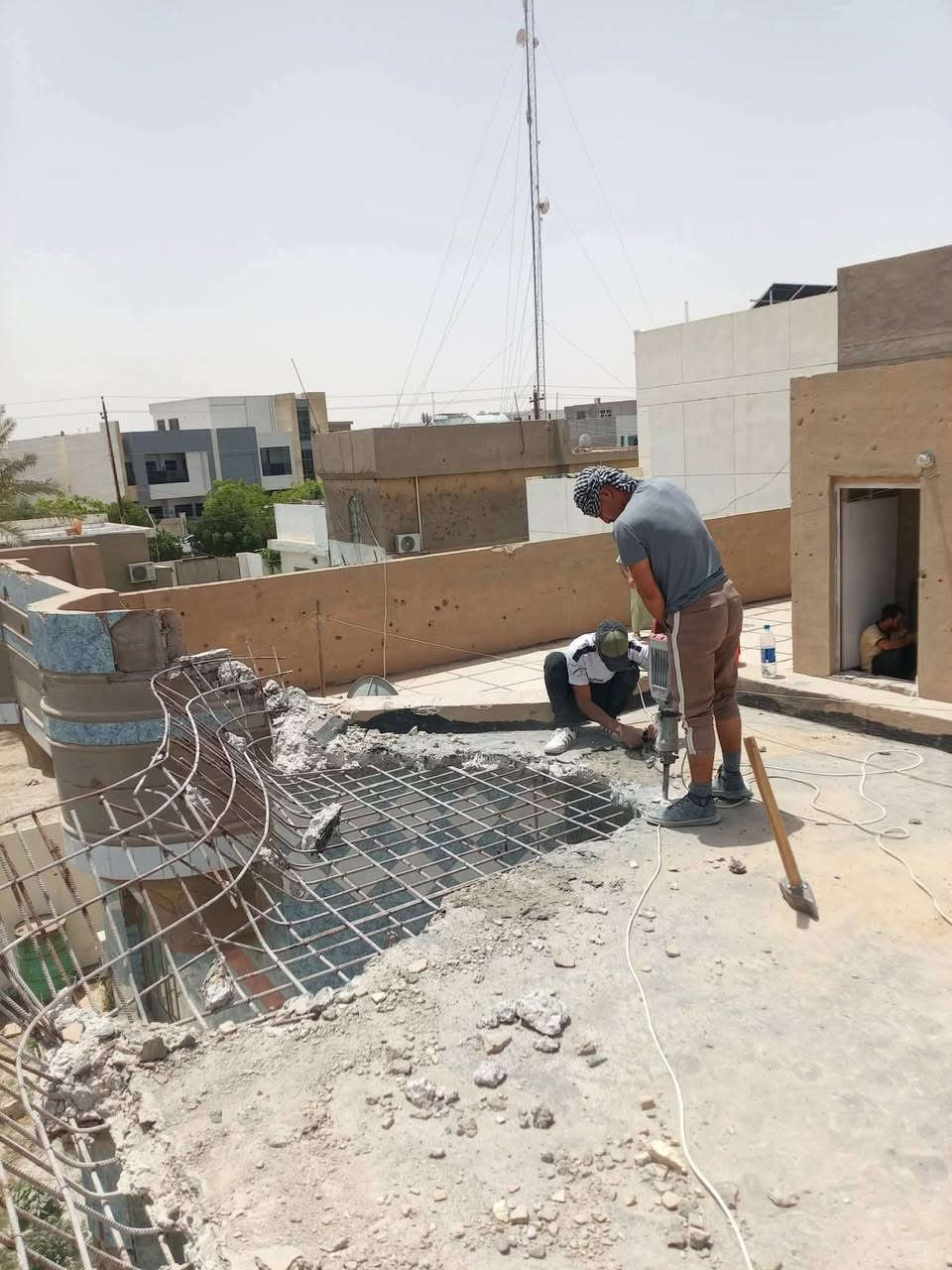 ***********📞سلام عليكم  / يوجد كادر عمل جاهز/ تصعيد مواد/ تنضيف بيوت/ تفليش/ تكشيط/ تنضيف حدائق/  ليل ونهار   /ومعداتنه جاهز/ ماعليك بس تصال على رقم  /   ***********
