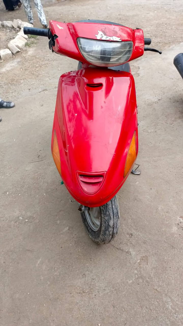 للبيع محرك نضيف تشتغل سلف هندر تاير ١٥٠ مكاني التاجي ركيه وفاضل ***********
