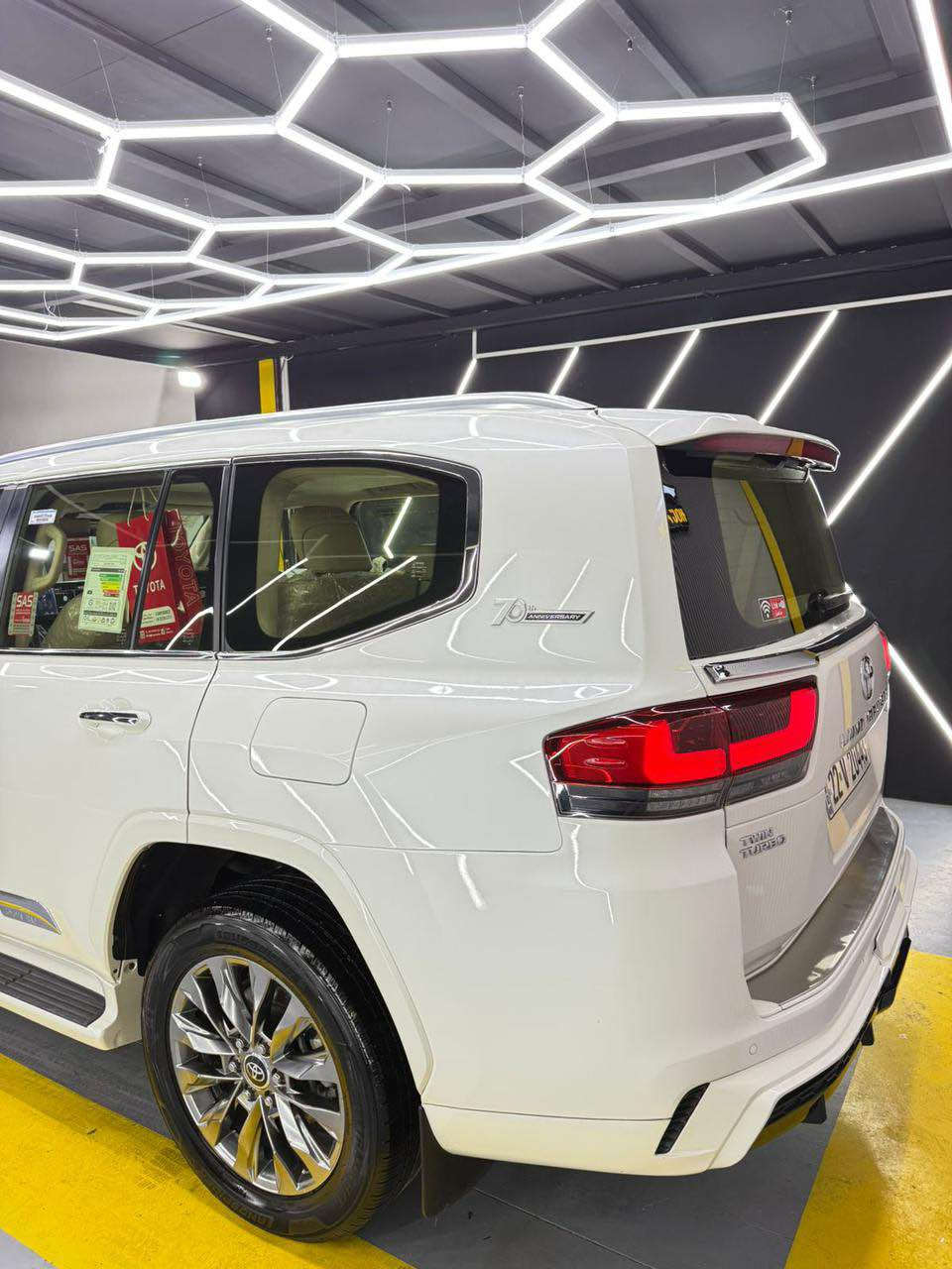 تحية طيبة بكل ماهو جديد و مميز 
🔹لاند كروز ( توين تربو ) GXR 

🔹السعر / ٦٣٨ ورقة مجال بسيط

🔹موديل / ٢٠٢٢ تحديث كامل VX 

🔹عداد المسافة / ٦٥ الف كم 

🔹ملاحظة / كل اغراض الشركة موجودة بصمتين موجودة

🔹مكان السيارة / السليمانية 

السيارة كفالة عامة من الدعامية لدعامية اي شي مابيه جديدة جدا و احلى من الصور بهواي كارتون السيارة 
كير و محرك كفالة و جديد حدادية و تايرات جديدة سنوية جديدة تحويل حاضر .
————————————————-
( توين تربو ، فتحة ، شاشات تطبيق ، فور ويل ، زنون ، 
شاحن وايرليس ، اغراض بلادية ، كشنات تبريد ، سبورت ، 
ايكو ، ايكو بلاس ، بصمتين ) بعد هواي مواصفات .

🔹للاستفسار / *********** السليمانية, العراق
