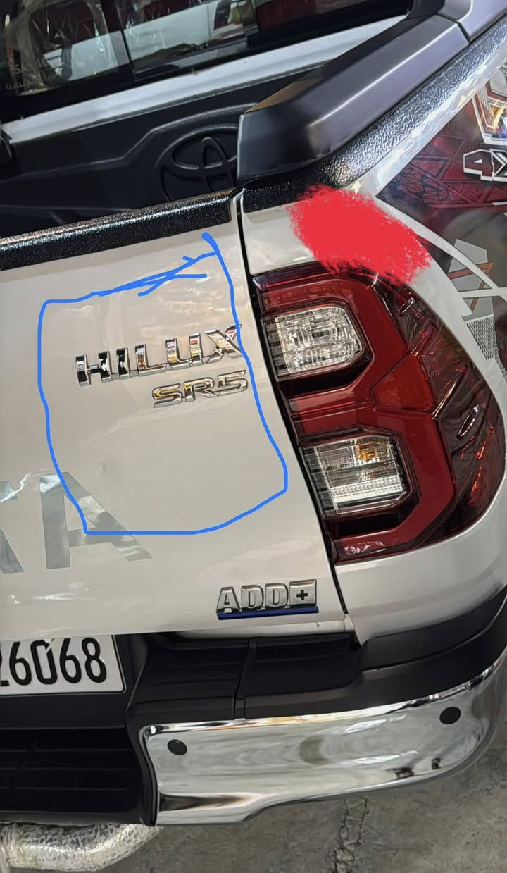 السلام عليكم بيكم هايلوكس

السياره جديده بمعنه الكلمه فول مواصفات ساز معروف مواصفات بيهه بارد فقط بل باب مال البدي كد شبر وفوك البك لايت تكحيله 4اصابع كارت مثل ما موضح بل صوره والباقي كفاله عامه من كلشي برغي مابيهه نقص 

شرط تخم تاير دلوب شركه جديد اسبيرهه منازل 

⭕ موديل ➖2023

⭕النوع ➖ تويوتا هايلوكس 

⭕المكينه ➖ 6 سلندر 

⭕الكير ➖ گير اوتماتيك 

⭕الرقم➖اربيل  تحويل ثاني يوم بسمي 

⭕عداد المسافه ➖ 76000Kmوقابله للزياده 

⭕ المواصفات ➖ فول مواصفات كشن تبريد شاحنه وايرليس مري شفط اربع جام اوتو 

.. بنيد جگ .. باب البدي جگ .. درع خلفي ثقيل اصليه اضائه LED .. اضائه داخل المكينه في البنيد LED..  

للاستفسار *********** 📱

السعر المطلوب 

346$وبيهه مجال
