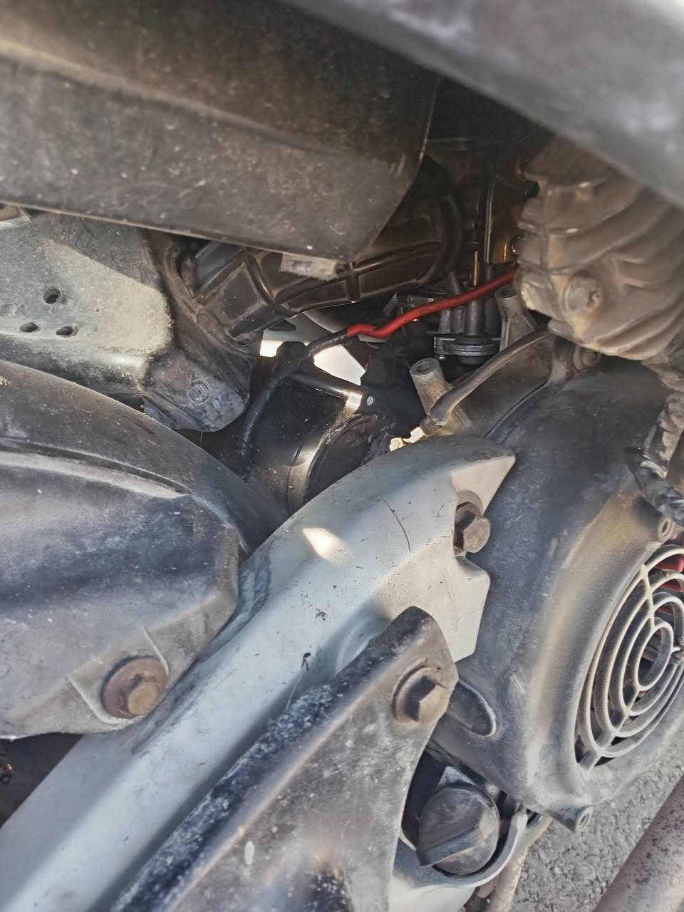 سكنس فحل كابريتر للبيع او مراوس بماكس عدله لو بوليس مكينه بلاديه مجفته جديد قبل يومين وبيها صوت مال فيلس لو زنجيل شغاله سلف وهندر شغاله بس كابريتر شويه تعبان بس نكره كهربائيات كلها شغاله  سعر 300 مكاني الحسينيه مال الراشديه ***********شراي اتصل وتدلل مستعجل عليه
