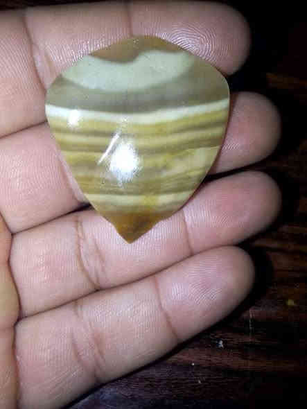 حجر عقيق قطعه ملاكط قديم اسطوري ضخم لوحه فنيه شرط اصلي طبيعي رباني للبيع ‏‪***********‬‏
