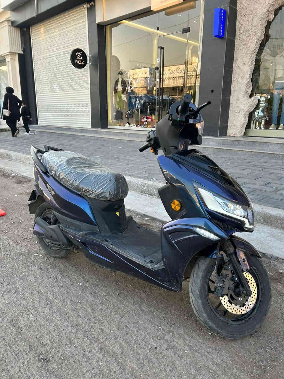 السلام عليكم دراجة شحن للبيع الملف 2000 تجي 6بطاريات مسطرة حجم وسط تمشي 80كيلو سرعتهة80 الدراجة بعدهي بلضمان صار شهر من ماخذهة  السعر 850 وبيهة مجال العنوان بغداد الحرية***********👉
