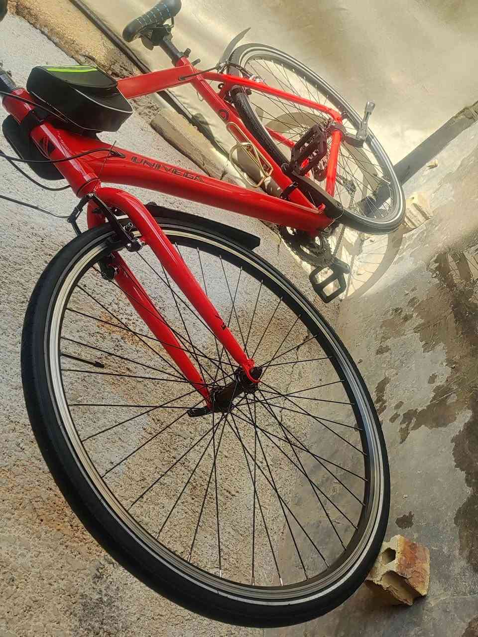 السلام عليكم بايسكل امريكي مختوم UNIVEGA 🇺🇸🇺🇸
اسم الموديل MAXIMA FITNESS1.0
الحالة : جديد غير مستخدم 
الحجم 28 
الفئه : دراجة الطريق (الهجين) c700
المعدن ؛ المنيوم 
نوع الاطارات KENDA
عدد السرعات 2 امامي / 8 خلفي 
نوع السستم microSHIFT 🦾🦾🦾
نوع البريكات PROMAX
وياله 622 طبقتين المنيوم 
للبيع فقط السعر (250) بي مجال بسيط 
'
'
***********
