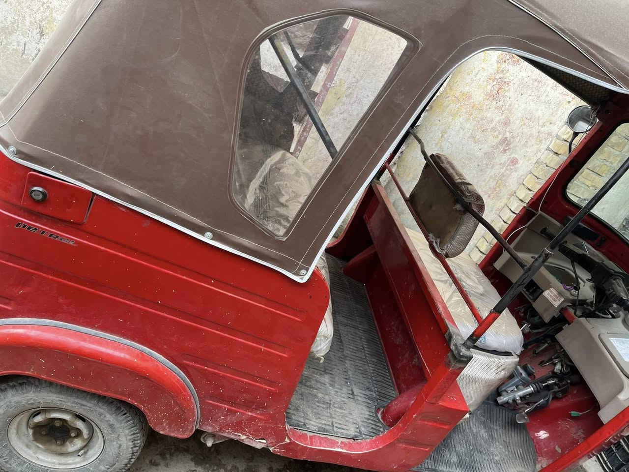 سلام عليكم تكتكً لبيع موديل ١٨ نازله بل ١٩ مكان بغداد الامينً*********** ما متواجدًفيس بيها ضربه بل لغد راجع بارد تكتك حلوه يرادلها بس باتري
