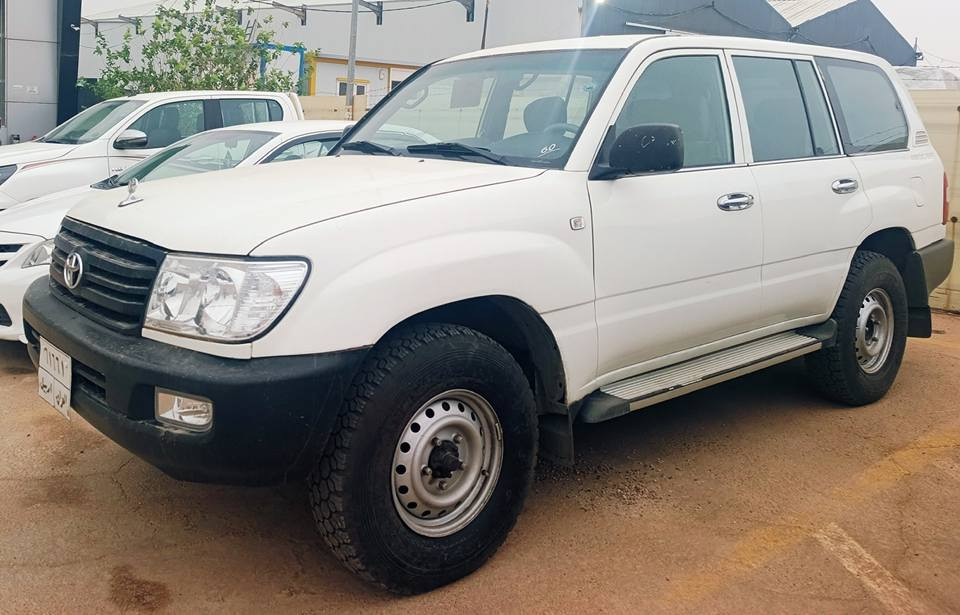 سلام عليكم تويوتا لاندكروزر موديل 2004  سيارة رقم اربيل بسمي رقم جديد سنوية جديد هزه جديد 2030  تخم تاير جديد دواخل كير ومحرك جديد سيارة بدون ضربة بجم كبس وخلفي كبس بيهة جم قطعة صبغ جمالية شاشة كامرة سيارة جاهزة مكان سيارة أربيل رقم *********** بي واتساب أربيل, العراق
