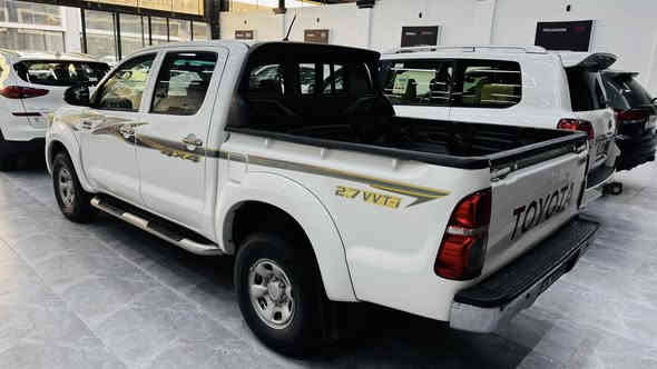 بيكم مرزي 2012 
كير اتوماتيك سياره جديده مكفوله من الصبغ والضرر 
 سعر 220 بيها مجال مكان السياره موصل المعارض الجديده معرض العابد 
***********
***********
