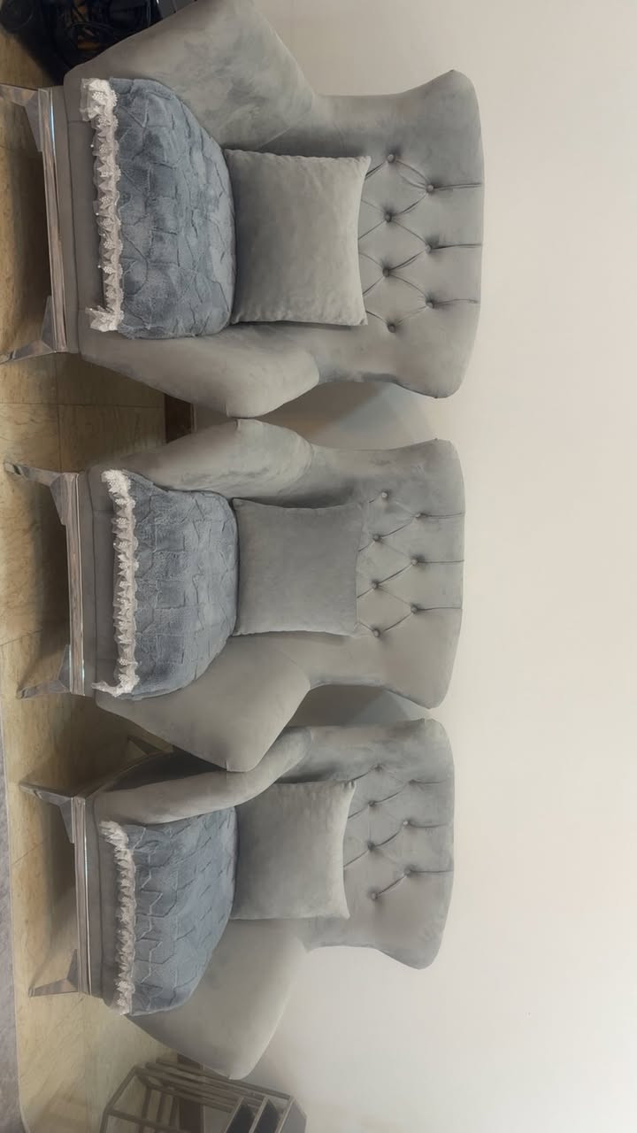 مفرش تخم تركي عشر مقاعد مفروش مرتين الظهر جلد التخم مو للبيع بس المفرش السعر ٣٠ نهايته المكان بغداد كفائات السيديه


**إذا كنت صاحب هذا الإعلان وتريد حذفه لأي سبب، رجاءا أرسل رسالة إلى الدعم الفني**