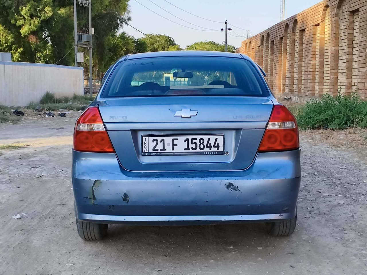 ئەڤیو 2007 گێڕ عادی 
بۆیاخی نیە گێڕو مەکینەی بەشەرت 
سەیارەی مەعرەز نیە هی ماڵە 
بێ تەقەو ڕەقەیە 
سەنەوی نوێیە و بەناوی خۆمانەوەیە 
بەشەرتی وەکالەو تەحویل 
شوین کەلار 
***********
ژ.م كالار, السليمانية
