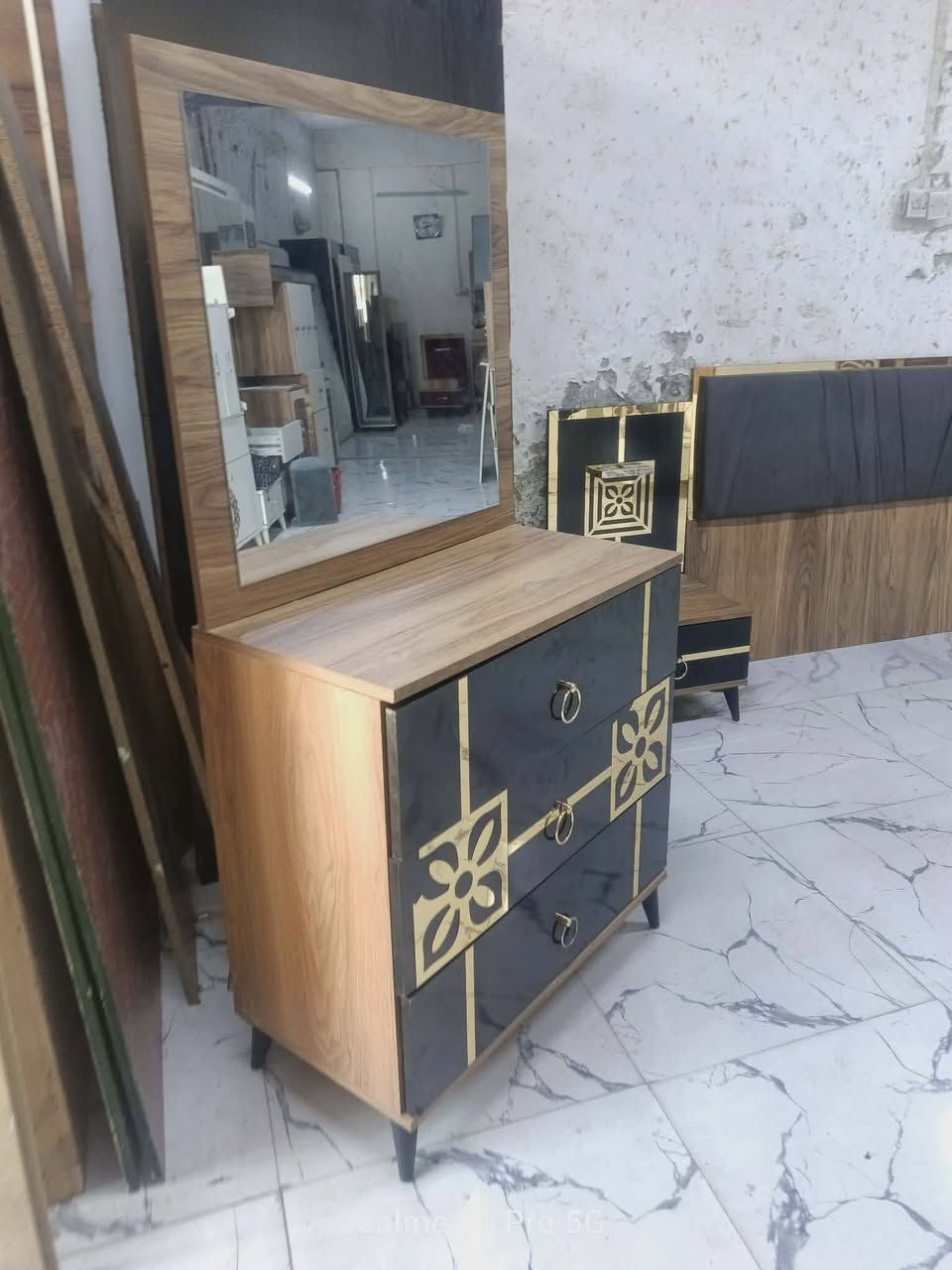 غرفة تركي 5قطع نظام ابواب ❤ ✨
نظافة 95 / 100 ❤✨ 
السعر 450 مع الشد 🪛ونقل 🚙
داخل بغداد متوفر توصيل لجميع المحافظات 🇮🇶


**إذا كنت صاحب هذا الإعلان وتريد حذفه لأي سبب، رجاءا أرسل رسالة إلى الدعم الفني**