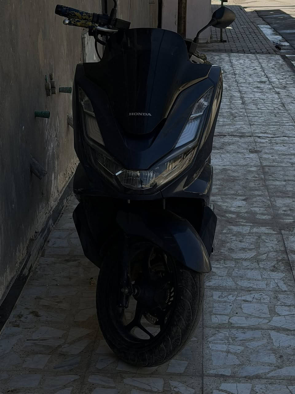 سلام عليكم pcxجيل الرابع دراجه نضيفه ماشيه 23 الف دراجه صار شهر من نازله تدفئه باليدات حساس زدحام ABS دراجه كلش نضيفه. عنوان مدينه الصدر 
رقم ***********
