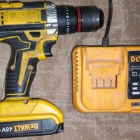 دريل ديولت • شاحن • بلد