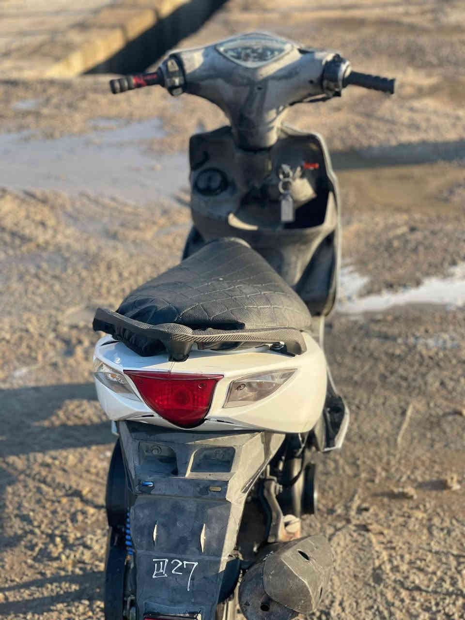 لسلام عليكم ماكس مضلع ((مفتوحه مره وحده )) مكينه ماتنسمع دراجه شغاله من طول الطول الايت بومه اشاير سطاب هورن دبلات خلفي امامي شغال دراجه بل حقيقه احله من صور 
مكاني / القرنه 
رقمي/ ***********
السعر /٥٠٠ وبيه مجال 
((او مراوس حسب رغبه)) 
معلومه دراجه كابريتر مو نوزل وأول تشغيله له ادخن ابيضّ
