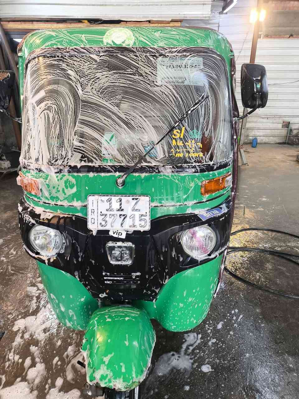 تكتك للبيع 22 شهر 7 رقم وسنويه باسمي كبل عقد مروري واحولك
مكينه خير من الله خرسه
كشر نضيف لا صبغ ولا معجون 
وكهربائيات كامله 
سعر 8400 بدون عمله 
وهذا رقمي مكاني الغزاليه ***********
