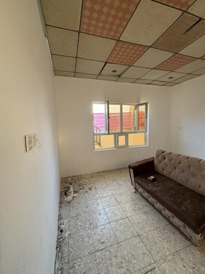 شقه لإيجار حي البكر على شارع ***********
