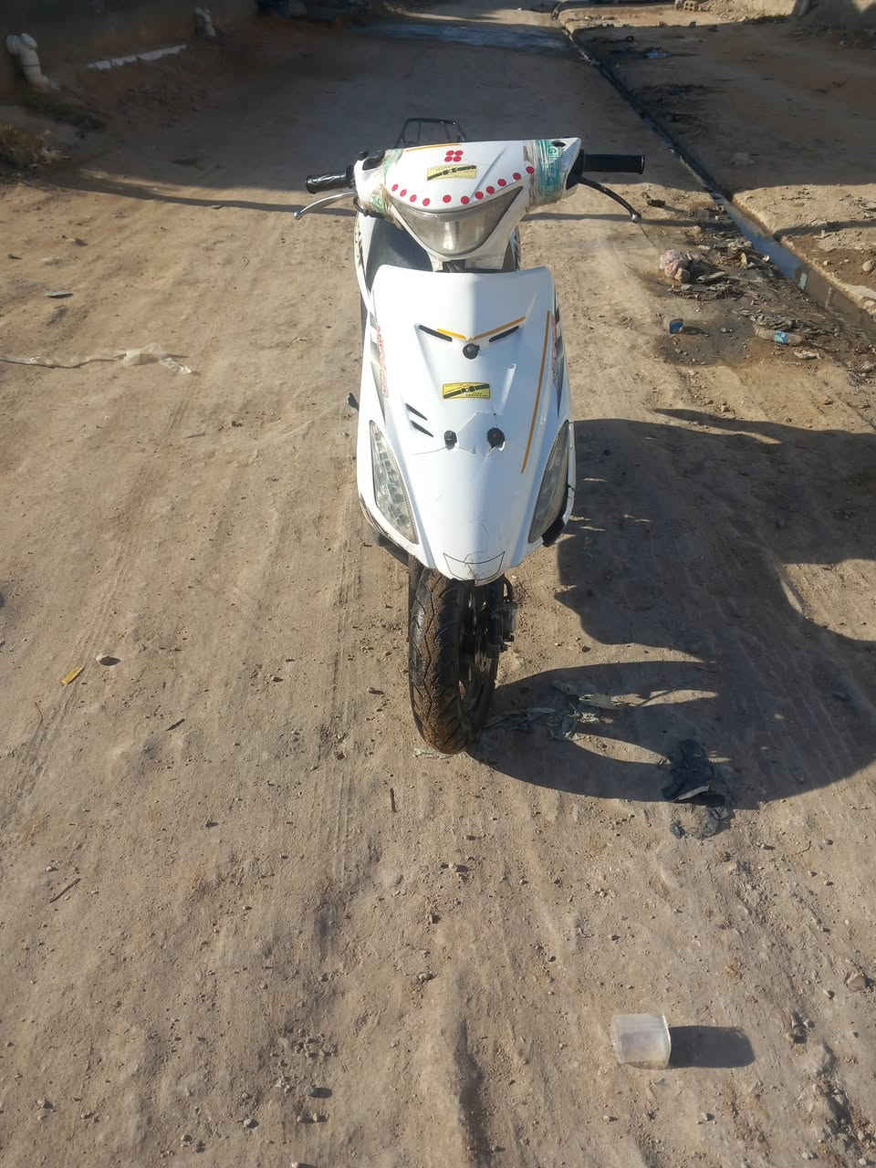 دراجة للبيع نكره سلف كامله من كلشي ماعايزه الف كله جديد متوازي على بيعه سعره مناسب ***********
