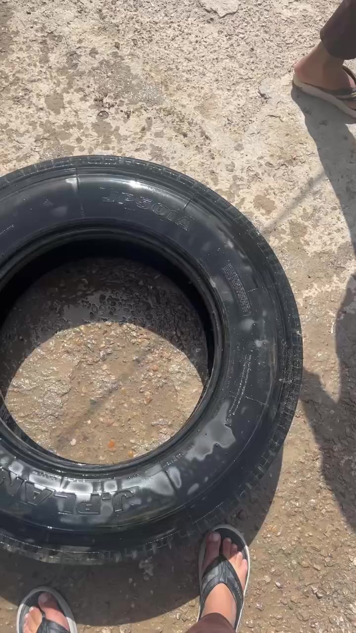 ‏زوجته 19 ونص للبيع
***********
