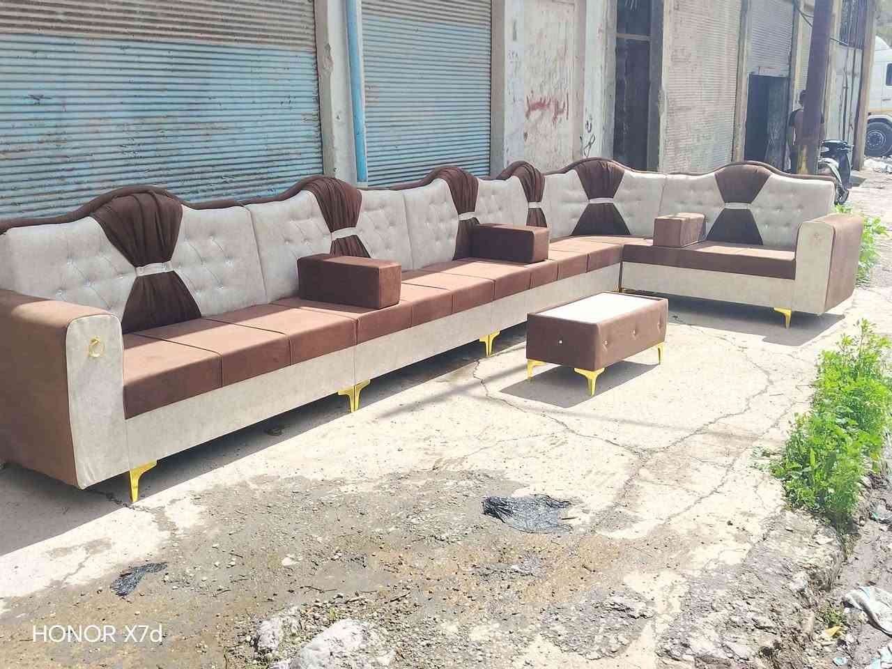 ديوان عراقي جديد 
خشب ثقيل  سفنج 8سم اكتسرا
7.5 امتار + طبله 
السعر خاص
*********** واتس موصل, نينوى
