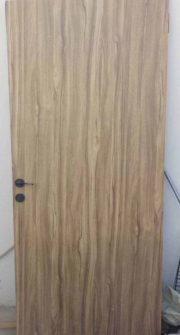 باب تسكَام ثقيل كامل هوه وجرجوبه سعره 65  لاتصال *********** المكان مجمع الاميرات النجف, العراق
