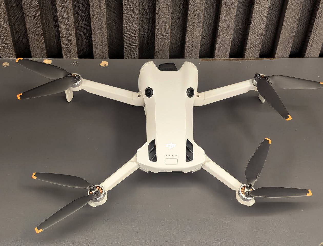 السلام عليكم
للبيع درون dji mini 4 pro
 fly more combo
نظافة 100٪
كل ملحقاتهة موجودة بدون اي نقص
السعر خاص او اتصال
***********
***********
