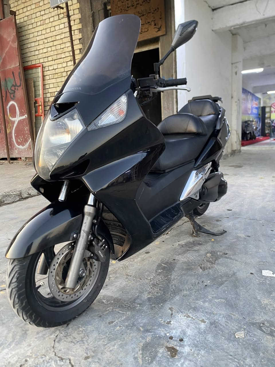 يالله سلام عليكم سلفر ونج 
مكينه 400✅ اوفر 
دشبول نفخ ✅
لايت زنون اصلي ✅
مابيها نقص برغي ابد ترايك وين ميعجبك✅ ✅
تخم تاير جديد ياباني ✅
دراجه جديده مكفوله كفاله عامه ✅
بيها بالبجم شويه صبغ اثر شخوط كلش قليل 
مكينه بالكارتون برغي مامفتوح بيها 👍
العنوان بغداد العبيدي شارع عشرين 
تجي تاخذها من باب البيت 
السعر 16ونص $$
*********** متوفر ع خط
واتساب ***********
