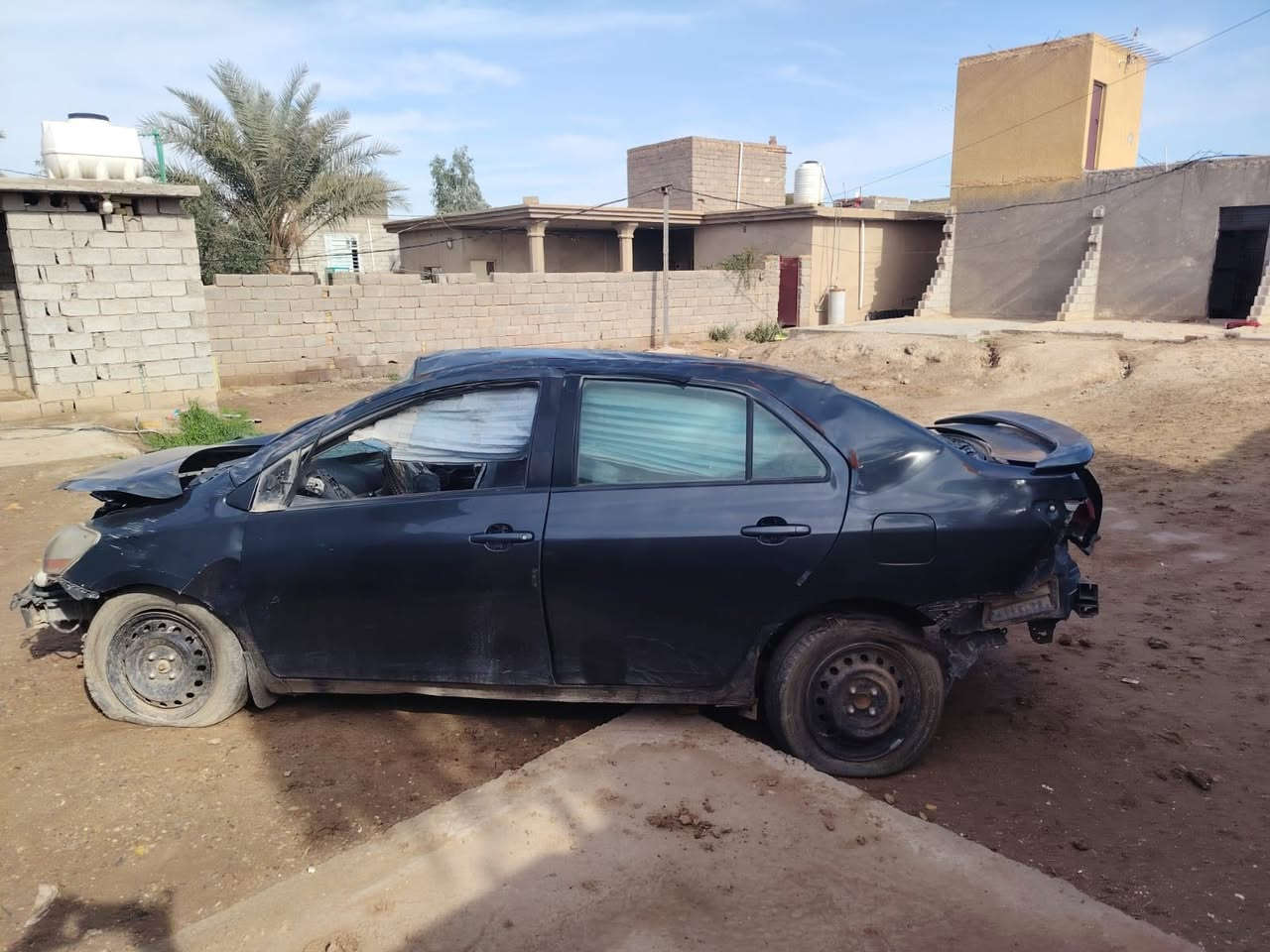 السلام عليكم تيوتا كورلا يارس بيها حادث مثل ماوضح السياره قبل الحادث كفاله هسه أبيع كوم حديد أتعهد بس بالتحويل مكانها كوت الاستفسار ***********
