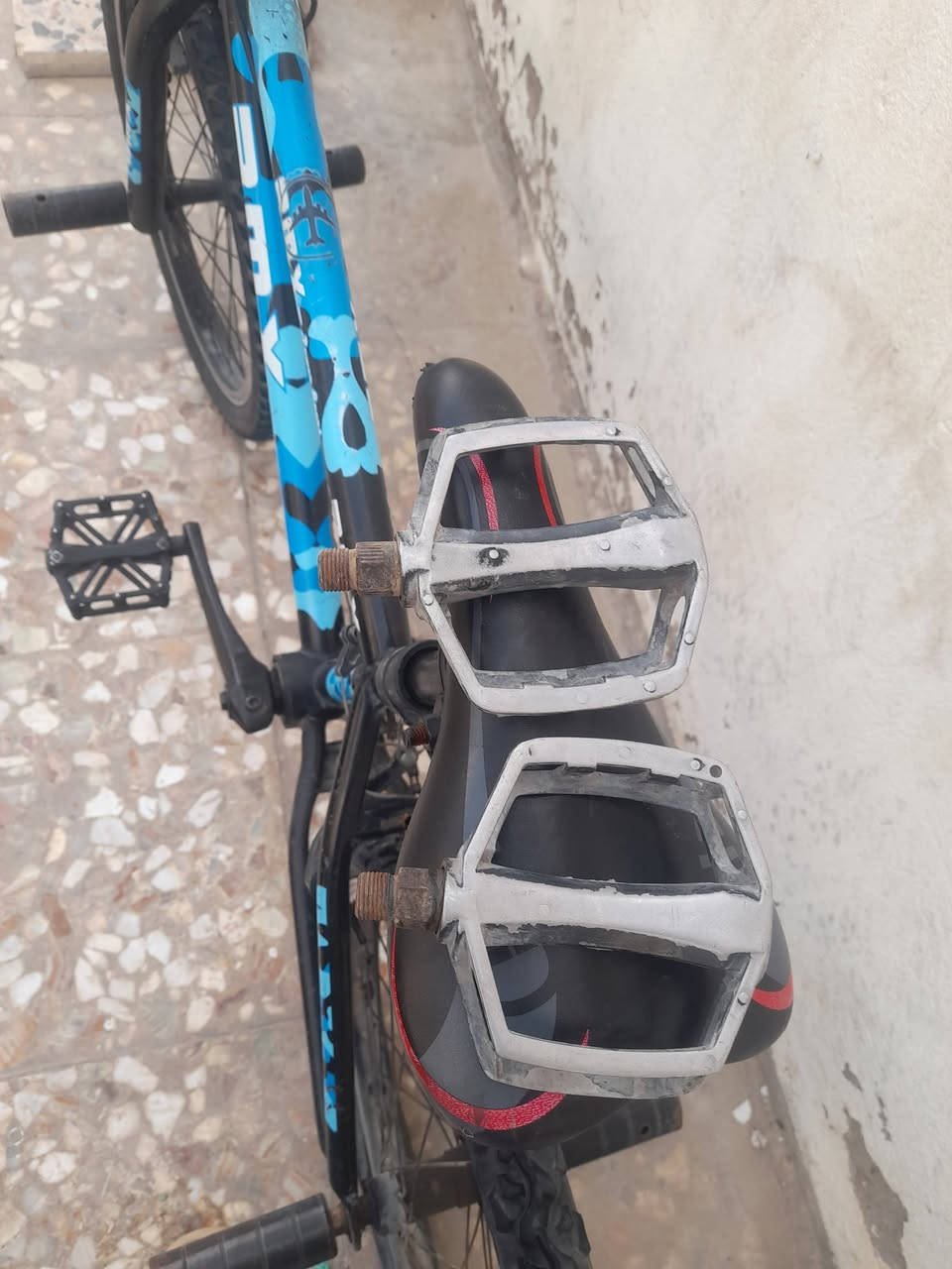 سلام عليكم باسيكل BMX لبيع باسيكل نضيف+ تايرات+ جديده بايدرات جديده +كرسي جديد
السعر على خاص لي شراي هلا بيه لي مو شراي لا يتعبني


**إذا كنت صاحب هذا الإعلان وتريد حذفه لأي سبب، رجاءا أرسل رسالة إلى الدعم الفني**