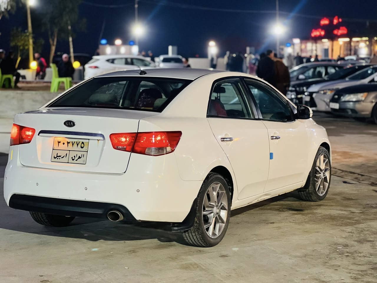 السلام عليكم ورحمة الله وبركاته
سيراتو 
موديل 2013 
ضررها ثلاث قطع بدون اي داخل موضح في سونار 👇
سياره جديده طخم تاير جديد ويل كب سياره جاهزه 
سعر تواصل عبر الهاتف او عبر خاص ***********
