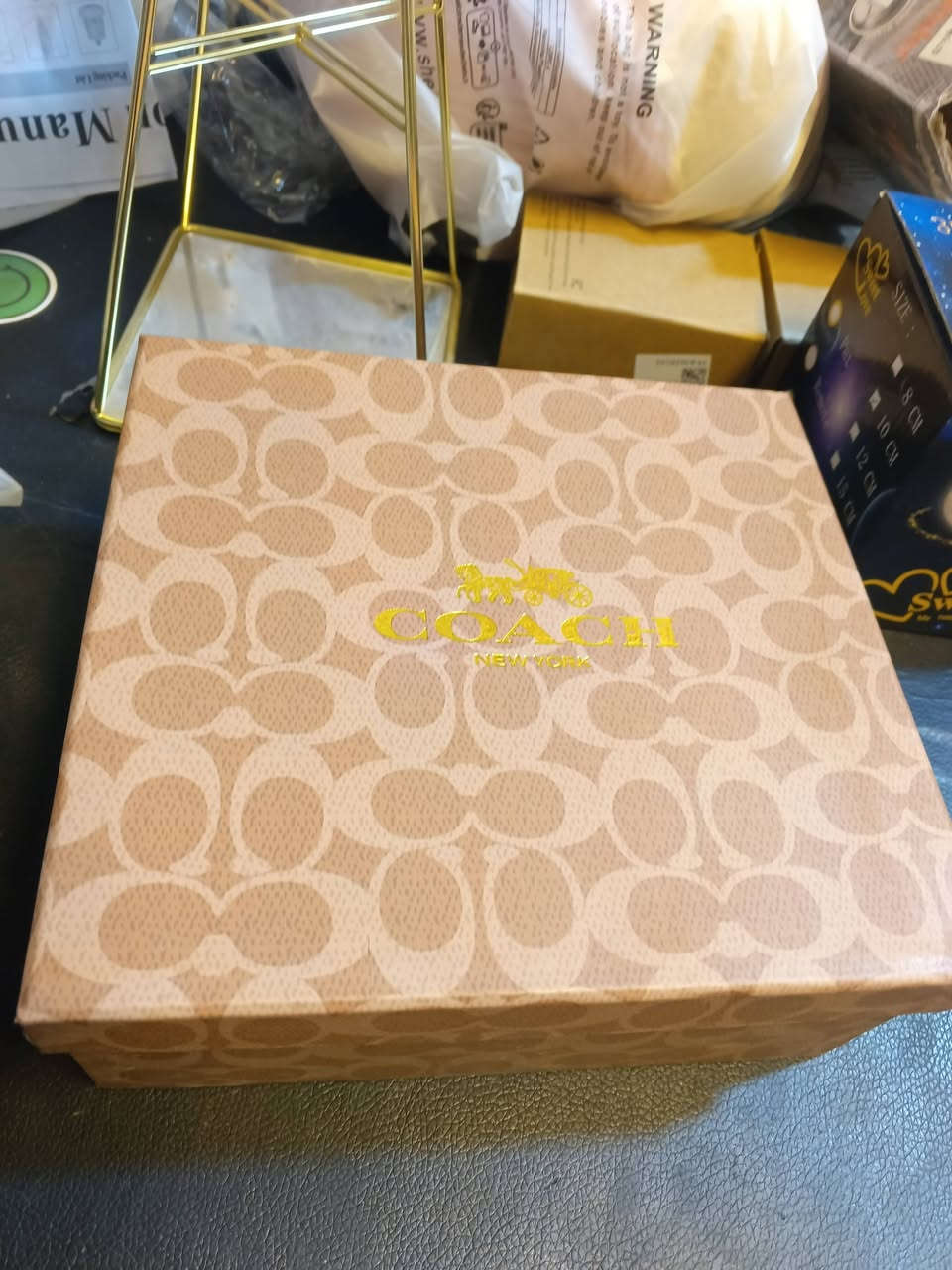 شنطة COACH أصلية
الموديل: Heart Bag (شكل قلب)
الحالة: جديد/بحالة ممتازة
المحتويات:
✔️ الشنطة نفسها
✔️ حزامين (حزام طويل + سلسلة ذهبية)
✔️ كيس الغلاف الأصلي
✔️ علبة وكرت الضمان
💰 السعر النهائي: ٢٥,٠٠٠ د.ع (شامل التوصيل)
***********
