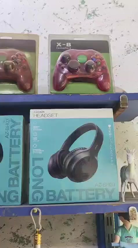 هذا الاشياء التي تشاهدونها بالفديو معروضة للبيع فمن يرغب بالشراء الاتصال برقم الموبايل (***********)علما ان المكان هو  الشارع المقابل لجامع مصعب بن عمير يم اسواق الليث
