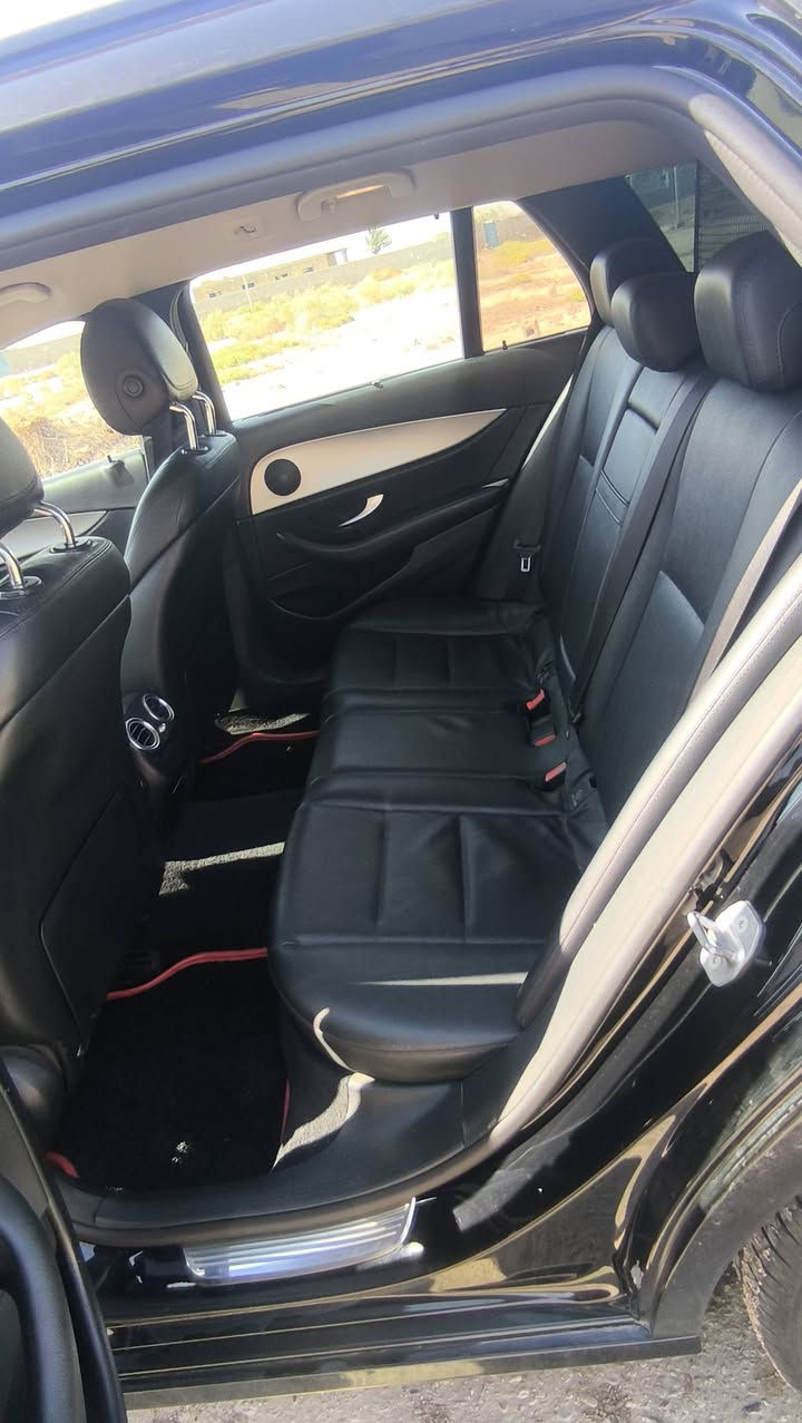 Mercedes-Benz w213
حجم E200 

موديل 2018 

فول عدا البانوراما 

حساسات 360 درجه 

مري شفط +حساسات المري (نقطة عمياء)

سايد بريك بصمه ...

بريك اوتوا مانع اصتدام ..

خزن ميموري ...

بعد هواي مواصفات

كير محرك كفاله كير 9نمر 

محرك اربعه سلندر تيربوا

(بيها قطعتين بنيد  وباب خلف السائق) 

سياره جاهزه مبيها اي نقص خير من الله 

مكان السياره البصره 

السعر 220$ قابل للمفاوضه 

بيع او مراوس 
متواجد واتساب
***********
