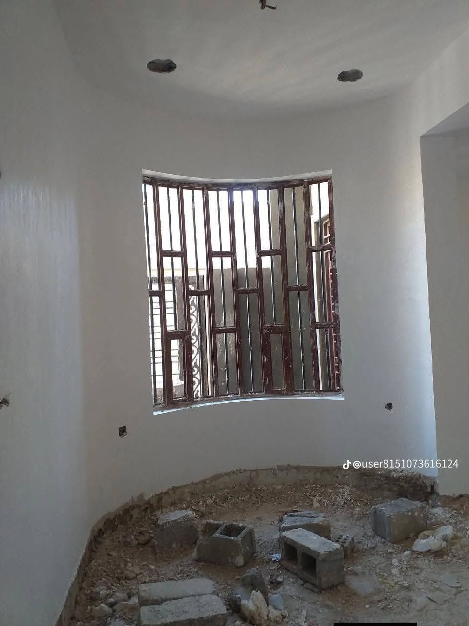 #متواجد ـبالطوب يوجد كادر لبخ جص من الموصل  شغل من اخ لخ شرط مساطر حايط جام وين تريد شوف شغلي حاضر اني اسطوات 5 وعمال 5 البيت ايام 3 نضيف وسرعه  رقم الهاتف ***********الحجز قبل العيد
