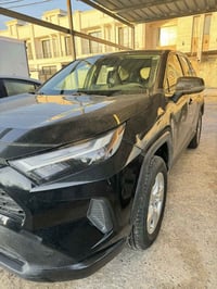 مۆدێل ٢٠٢٤ مواسەفات LE AWD ڕەنگی ڕەش ئەمریکی ڕەقەم کاتی هێشتا دوو مانگ...