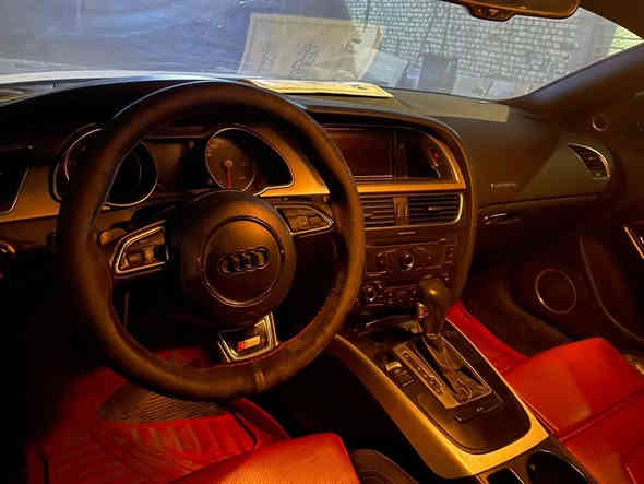 اودي A5 كواترو موديل 2012 محرك2.0تيربو قتصادي قطعة من اصل 5 بلعراق مواصفات sline معروفة دفع رباعي طيارة ✈️ 
ادامة كاملة 👍
نوزلات جدد اصلي 
ثلاجة جديدة 
مراوح جدد
تخم تاير جديد 🛞
بانزين كلة محسن ⛽️
غرفة جديدة 💺😅
رقم اربيل تريد تحويل تريد وكالة حاضر مكاني بغداد الزعفرانية
***********
