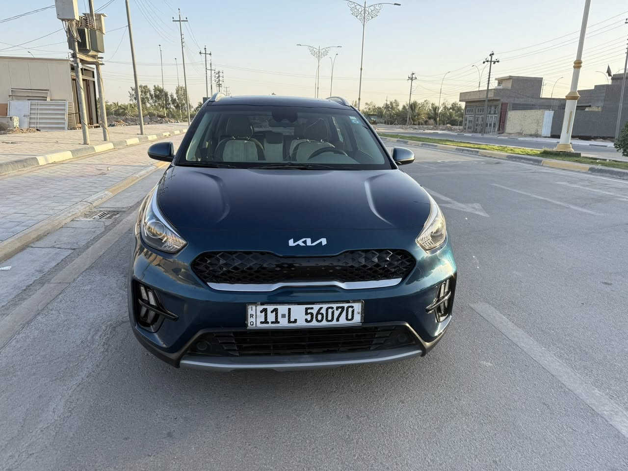 السلام عليكم  
كيه نيرو هايبرد 
موديل 2022
فول موصفات 
فتحه 
بصمه 
حساسات 
تحكم ستيرن 
توقف ذاتي 
كشنات جلد 
حادثه مرفوق بل صور خفيف مابي دواخل ولا صبغ باردات 
مكاني كربلاء 
سعر 138مجال قليل 
***********
