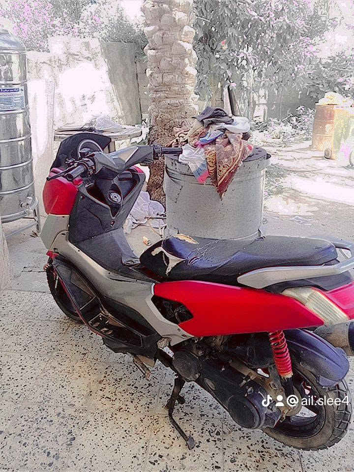 سلام عليكم دراجه أن ماكس إدراجه نضيفه كالشي ما بيه اوراق موجوده سعر 400او بيه مجال ***********
