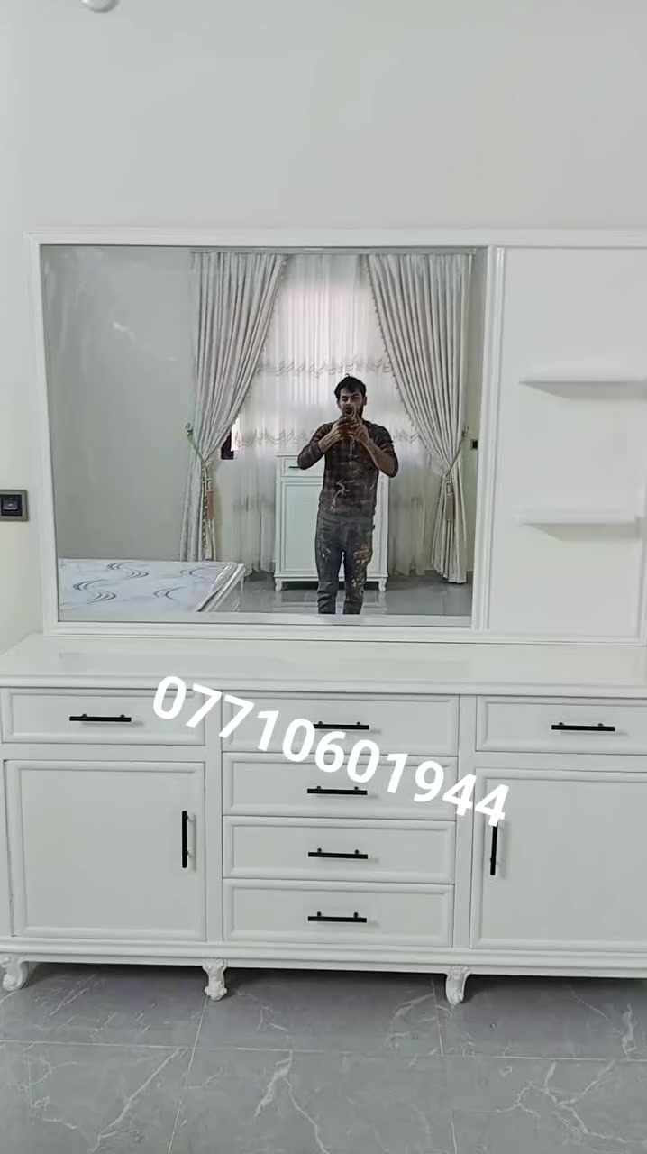 السلام عليكم زبائنا الكرام اليوم تم تسليم غرفه الأخ أبو أحمد في محافظة العماره الغرفه لون ابيض حراري وتكحيل ذهبي داخل وخارج صاج حسب ما طلب اخونه ابو أحمد وانشالله يعجبكم شغلنه واي استفسار راسلونا على الخاص او الويتساب ***********
