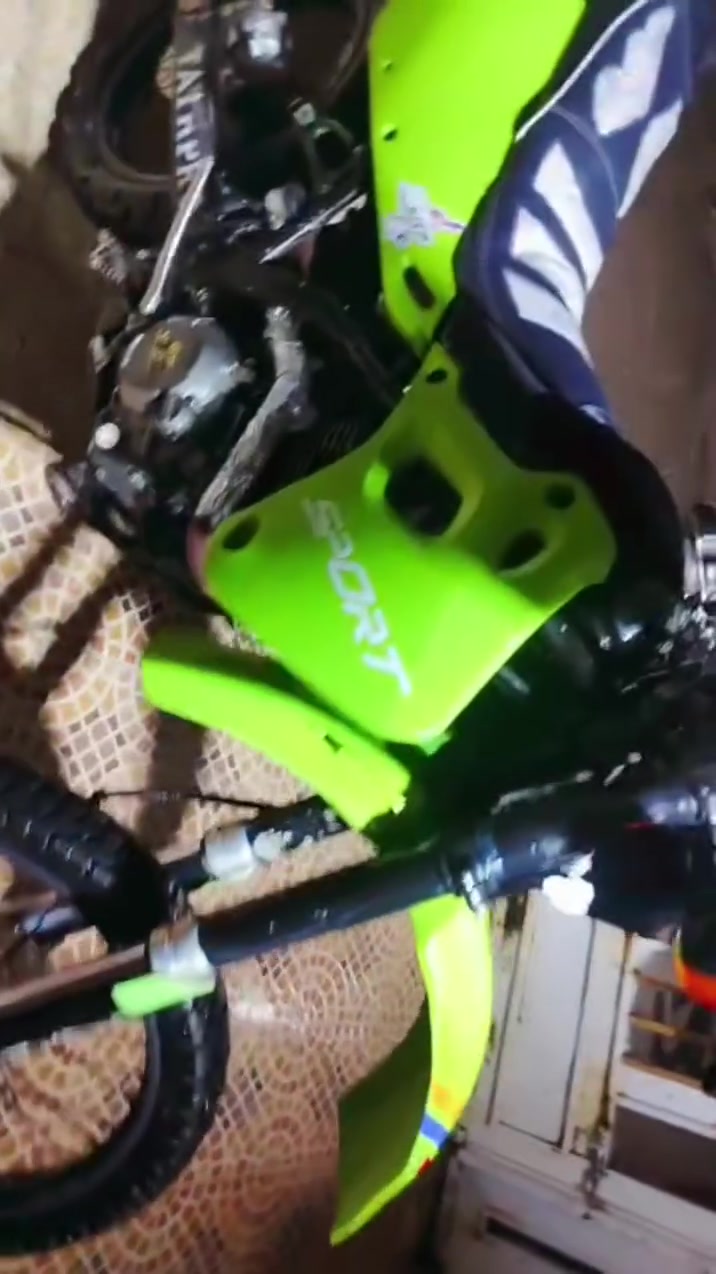 من رخصت مدير الكروب لبيع دراجه ياباني سنويه باسمي جديده مكينه محور جديد مكان كوت حي الحكيم السعر 1650 للستفسار الاتصال ع الرقم ***********
