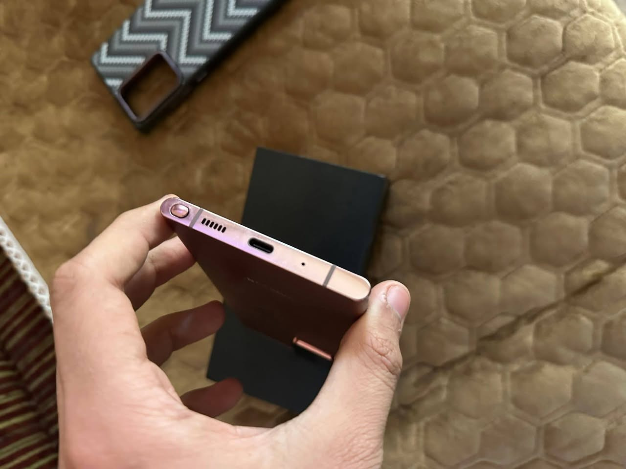 NOT 20 الترا للبيع
جهاز جديد كلش 
ذاكرته ٢٥٦ 
شرق أوسط الأصلي دبل سيم كارت 
فقط الجهاز ماعندي غراضه 
سعره ٤٥٠ الف بي مجال بسيط 
*********** 
بغداد مكاني
