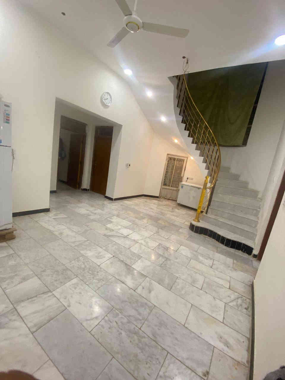 بيت للبيع طابقين طابو صرف مساحه 260م بناء حديث حي الشموع إلا ستفسار ‏‪***********‬‏
