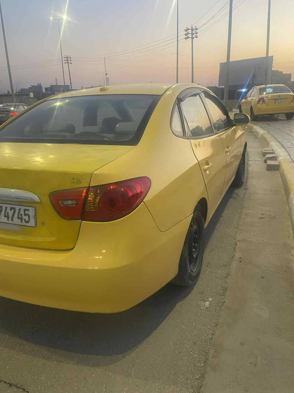 سلام عليكم
الانتره مديل ٢٠٠٩ أمريكي 
مكينه ٢٠٠٠ جديده رقم بغداد 
مكانها كربلاء بسمي 
مصفره هيئه وغرمات 
‏‪***********‬‏
