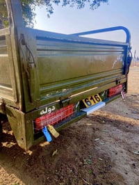 شاحنة • نظيفه • دوانيه