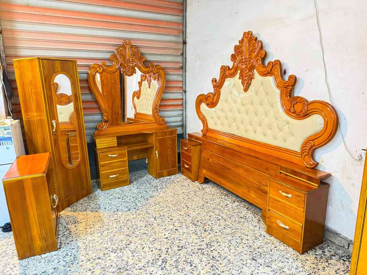 السلام عليكم 
غرفه صاج عࢪاقي مستخدام 
غرفه6/ابواب 📌
السعر 650
نضافه 90/💯 
معا نقل فقط داخل بغداد 
واتساب ***********
