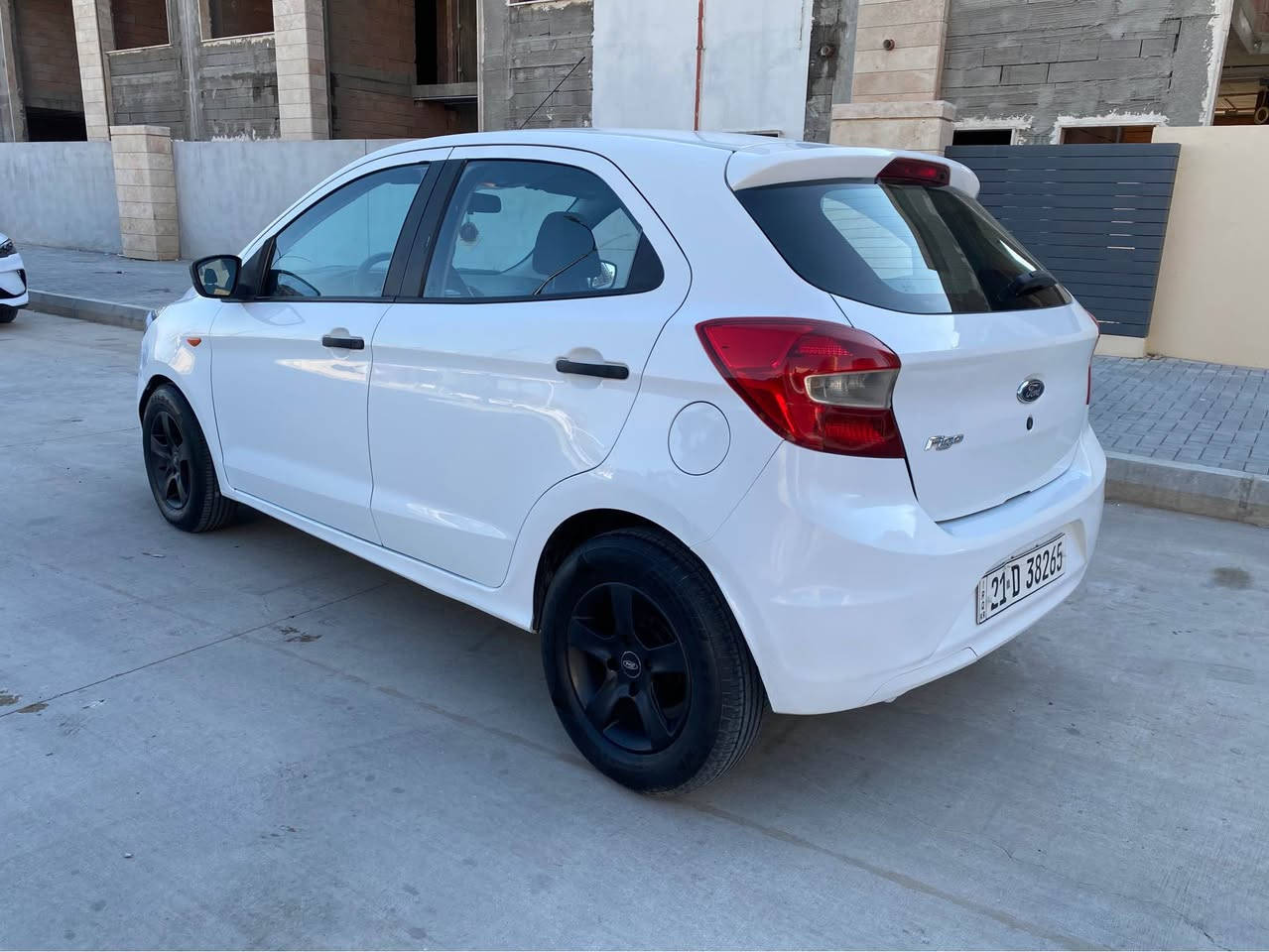 Ford Figo 2018 
مواسفات خليجي
بوياخ: نيو چاملخ هه يه 
دعمي خفيفي پشي هه ييه
دوو شويني سارده كوته
يك دينار مسروفي نيه
گير+مكينه+ته بريد+كاره بايي+هه موو به شرت
مكينه نه كرايته وه
نرخي 83 ومجال 
*********** السليمانية, العراق

