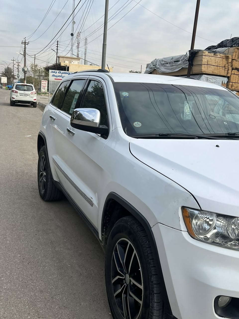 السلام عليكم جيب لاريدو موديل 2013 رقم بغداد وارد امريكي مواصفاتهاا معروفة تخم تاير جديد ادامة منظومة بانزين كاملة لايت فول زنون السونار مرفق بالصور 
السعر 157 وبيهاا مجال قليل 
مكانها صلاح الدين قضاء بلد 
***********
